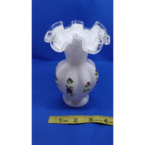 Vintage Fenton Vase Hand Painted Floral Ruffled Edge 7" Art Glass Violets - Picture 7 of 9